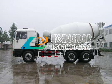 混凝土攪拌運(yùn)輸車